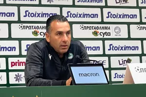 Σωφρόνης με βραχνή φωνή: "Θα πάρουμε τα θετικά, βλέπουμε τον αγώνα της Πέμπτης"
