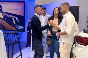 Χειραψία... "Τρίσκο" και Άνχελ