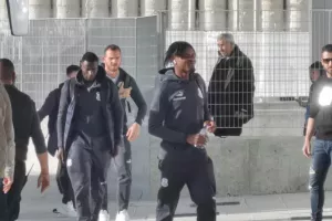 Η άφιξη του Απόλλωνα - Καλοκαιρινός... Ουάρντα (φώτος)