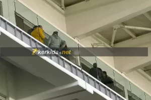Γεμάτο... box (ΑΕΛ)