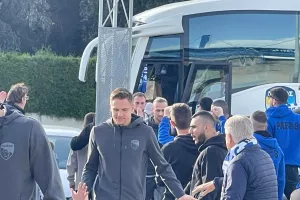 Πάφος FC: Ντόπες στην άφιξη της αποστολής (φώτος/βίντεο)