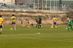 Μία ανάσα από τον τίτλο το ΑΠΟΕΛ/Νίκησε 2-0 τον Άρη