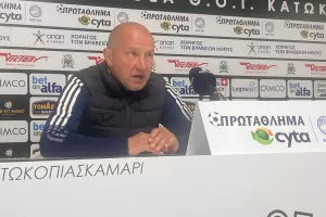 Βέσκο: "Δεν βάζουμε τους νεαρούς για να τους βάζουμε, έχουμε πλάνο"