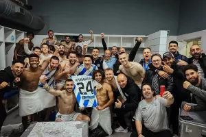 Απόλλων με... More than a team