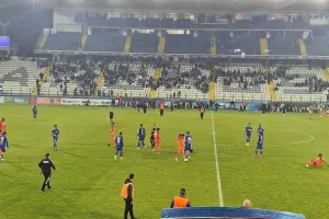 Ανόρθωση - Καρμιώτισσα: Άσφαιρη... Κυρία, βαθμός για... Πορτοκαλί (φώτος)
