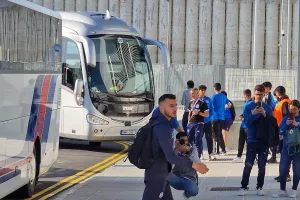 Έφτασαν μαζί στο γήπεδο Απόλλωνας και ΑΕΚ (φώτος)