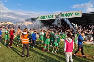 (ΒΙΝΤΕΟ/ΦΩΤΟΣ) Πάρτι για την άνοδο και το ιστορικό πρωτάθλημα!