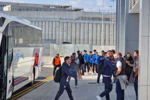 Έφτασαν μαζί στο γήπεδο Απόλλωνας και ΑΕΚ (φώτος)