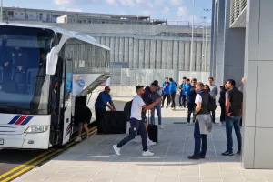 Έφτασαν μαζί στο γήπεδο Απόλλωνας και ΑΕΚ (φώτος)