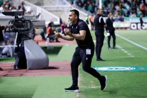 Χτύπησε... από τη μέση!