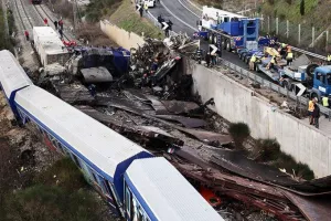 Τέμπη: Στο ίδιο κελί με τον σταθμάρχη οδηγήθηκε ο επιθεωρητής