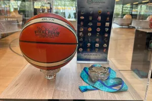 To CB στα γραφεία της FIBA