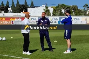Τετ-α-τετ, πριν τη... σέντρα