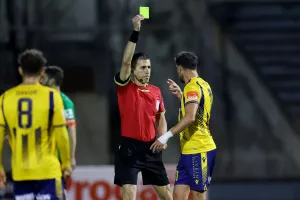 Κίτρινη... και χάνει ρεβάνς ο Μιραλάς -Και αναγκαστική αλλαγή