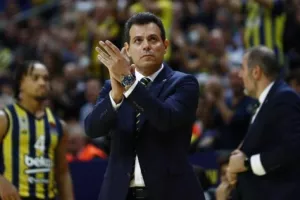 Ιτούδης ενόψει Ολυμπιακού: "Όλα κερδίζονται στο παρκέ"