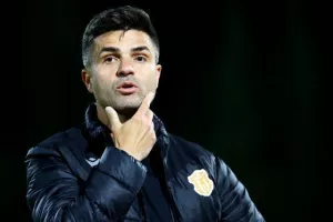 ΕΝΠ - Καρμιώτισσα: Ο Καλτσάς το έκρινε με το κεφάλι (φώτος)
