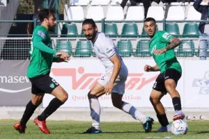 Δόξα - Ολυμπιακός: Η γκολάρα Σαντίκ έκανε την διαφορά (φώτος)