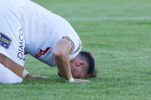 Δόξα - Ολυμπιακός: Η γκολάρα Σαντίκ έκανε την διαφορά (φώτος)
