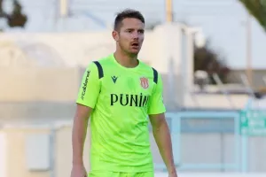 ΕΝΠ - Καρμιώτισσα: Ο Καλτσάς το έκρινε με το κεφάλι (φώτος)