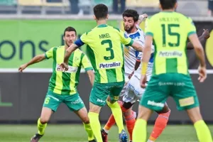 AEK - ΑΠΟΕΛ: Ο Τρισκόφσκι το μοίρασε στο τέλος! (φώτος)