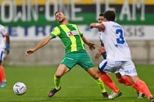AEK - ΑΠΟΕΛ: Ο Τρισκόφσκι το μοίρασε στο τέλος! (φώτος)