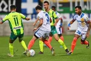 AEK - ΑΠΟΕΛ: Ο Τρισκόφσκι το μοίρασε στο τέλος! (φώτος)