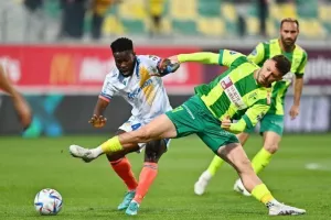 AEK - ΑΠΟΕΛ: Ο Τρισκόφσκι το μοίρασε στο τέλος! (φώτος)