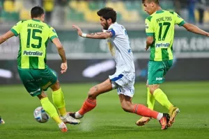 AEK - ΑΠΟΕΛ: Ο Τρισκόφσκι το μοίρασε στο τέλος! (φώτος)