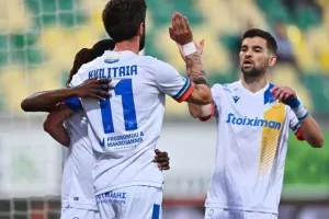 AEK - ΑΠΟΕΛ: Ο Τρισκόφσκι το μοίρασε στο τέλος! (φώτος)