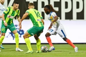 AEK - ΑΠΟΕΛ: Ο Τρισκόφσκι το μοίρασε στο τέλος! (φώτος)