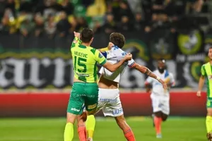 AEK - ΑΠΟΕΛ: Ο Τρισκόφσκι το μοίρασε στο τέλος! (φώτος)