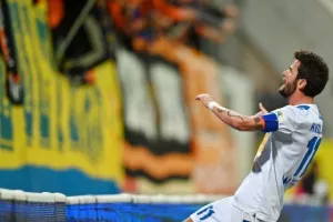 AEK - ΑΠΟΕΛ: Ο Τρισκόφσκι το μοίρασε στο τέλος! (φώτος)