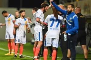 AEK - ΑΠΟΕΛ: Ο Τρισκόφσκι το μοίρασε στο τέλος! (φώτος)