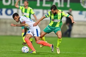 AEK - ΑΠΟΕΛ: Ο Τρισκόφσκι το μοίρασε στο τέλος! (φώτος)