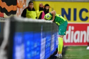 AEK - ΑΠΟΕΛ: Ο Τρισκόφσκι το μοίρασε στο τέλος! (φώτος)