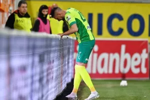 AEK - ΑΠΟΕΛ: Ο Τρισκόφσκι το μοίρασε στο τέλος! (φώτος)