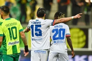 AEK - ΑΠΟΕΛ: Ο Τρισκόφσκι το μοίρασε στο τέλος! (φώτος)