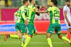 AEK - ΑΠΟΕΛ: Ο Τρισκόφσκι το μοίρασε στο τέλος! (φώτος)