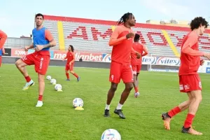 Νέα Σαλαμίνα - Καρμιώτισσα: Επιστροφή... με τον συνήθη ύποπτο (Φώτος)