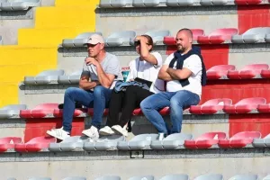 Νέα Σαλαμίνα - Καρμιώτισσα: Επιστροφή... με τον συνήθη ύποπτο (Φώτος)