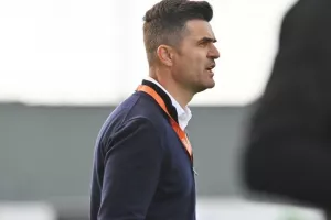 Νέα Σαλαμίνα - Καρμιώτισσα: Επιστροφή... με τον συνήθη ύποπτο (Φώτος)