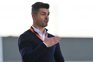 Νέα Σαλαμίνα - Καρμιώτισσα: Επιστροφή... με τον συνήθη ύποπτο (Φώτος)