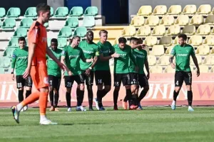 Καρμιώτισσα - Ολυμπιακός: Κυρίαρχος στη Λεμεσό, "μαυροπράσινο" τρίποντο-ανάσα!