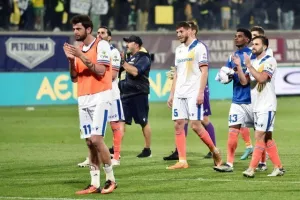 AEK - ΑΠΟΕΛ: Ο Τρισκόφσκι το μοίρασε στο τέλος! (φώτος)