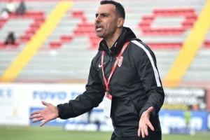 Νέα Σαλαμίνα - Καρμιώτισσα: Επιστροφή... με τον συνήθη ύποπτο (Φώτος)