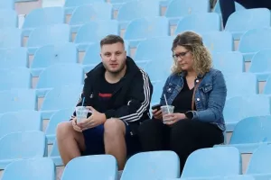 ΕΝΠ - Καρμιώτισσα: Ο Καλτσάς το έκρινε με το κεφάλι (φώτος)