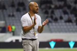 ΑΕΛ - Ολυμπιακός: Στον τελικό με... ζωγραφιά του κορυφαίου Μεντόσα! (Φώτος)