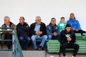 Δόξα-Ανόρθωση: Η "Κυρία" τράβηξε... πεντάσφαιρο (φώτος) 