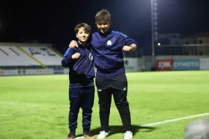 Δόξα-Ανόρθωση: Η "Κυρία" τράβηξε... πεντάσφαιρο (φώτος) 