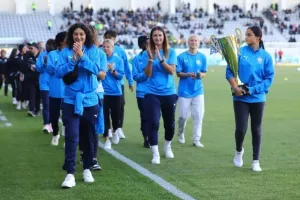 Χειροκροτήθηκαν οι νταμπλούχες της Apollon Ladies και Κ-18!